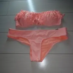 値引きしました！HOLLSTER フリル付きピンクビキニ