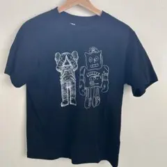 kaws Tシャツ