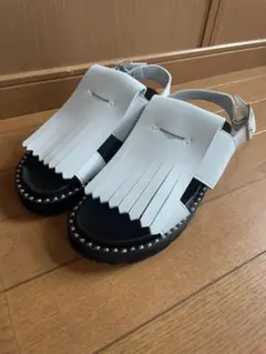ズッカ　サンダル　新品　ホワイト　Mサイズ　定価30800円　キルトサンダル