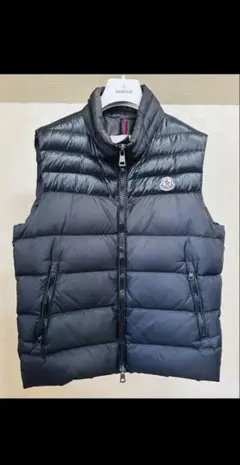 MONCLER フード付きダウンベスト バーガンディ 三越伊勢丹 | MONCLER/モンクレール_メンズ通販 | Tibbベスト