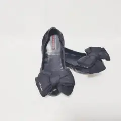 プラダ ロゴ入り リボン ブラック フラットシューズ バレエシューズ