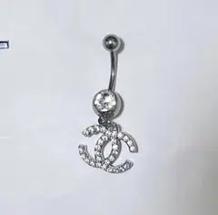 CHANEL へそピアス