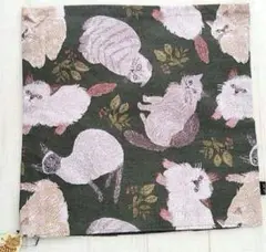 新品　松尾ミユキ　クッションカバー　猫と葉っぱ　45×45cm　ねこ　ネコ　猫