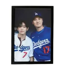 ★激安　ドジャース　大谷翔平　BTS v 2ショット　ポスター　フレーム付き