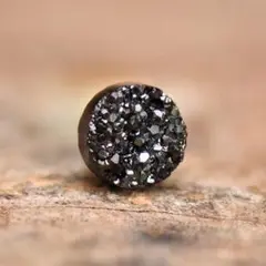 ブラッククリスタル マグネットピアス　8mm