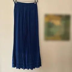 刺繍入りネイビーワイドパンツ