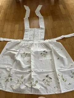 新品Yumi Katsura 花柄エプロン