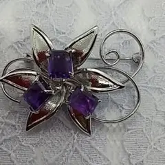 アメジストブローチ