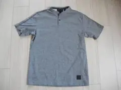表記L アディダスのグレー ヘンリーネック 速乾スポーツTシャツ