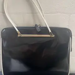 GUCCIミニ ハンドバッグ ブラック ホワイト パテントレザー レディース