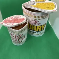 可愛いポーチ　カップヌードル　大小2個