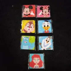 ディズニーキャラクター缶バッジ8個セット