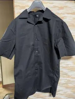 UNIQLO ブラック 半袖シャツ Mサイズ