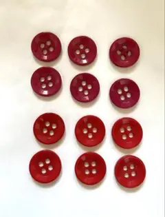 在庫一掃処分さセール(新品)赤紫4穴プラスチックボタン12個セットおまけ付き