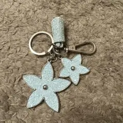 花形キーホルダー 水色 タッセル付き