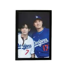 ★激安　ドジャース　大谷翔平　BTS v 2ショット　ポスター　フレーム付き
