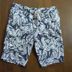 【サマーセール！未使用】葉柄ショートパンツ ホワイト×ネイビー