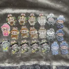 ラブブアクリル穴あき　２０枚セット