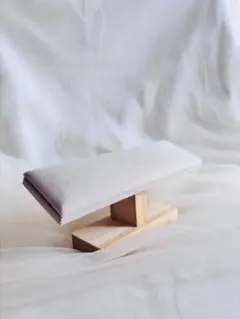 ベージュのブレスレットスタンド