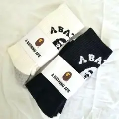新品未使用　A BATHING APE 　エイプ　靴下 ソックス　　黒白2足