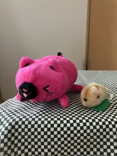 ピンクのにゃんこぬいぐるみ