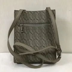 Item thumbnail for item deb4b733-177b-4fb6-9de5-fa1e5c3b6984