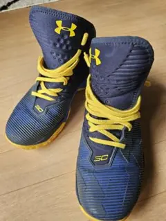 バスケシューズ　UNDER ARMOUR