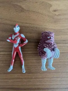 ガシャポンウルトラ怪獣ピグモン& ウルトラマンダイナ