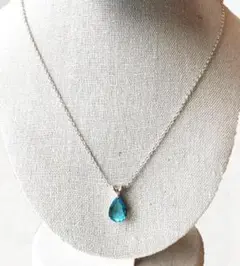 クリスタルペンダントネックレス☆46cm☆ブルー