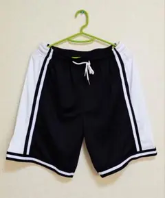 メンズ　バスケットショートパンツ　黒×白　M(JP-XL)サイズ