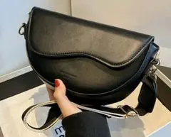 黒 レザー ショルダーバッグ