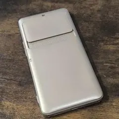 BASIO3 KYV43 シャンパンゴールド ②