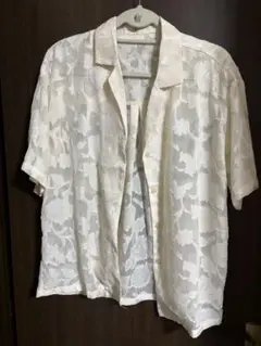 【匿名配送】花柄刺繍 半袖シャツ ホワイト