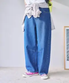 【美品】カーブデニムパンツ　ブルー