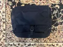 週末特価　WHITEAGE MOD.NAVY Messenger L