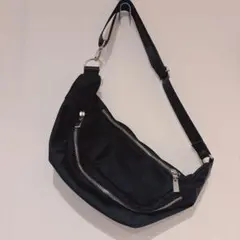 美品 ショルダーバッグ ボディバッグ ブラック