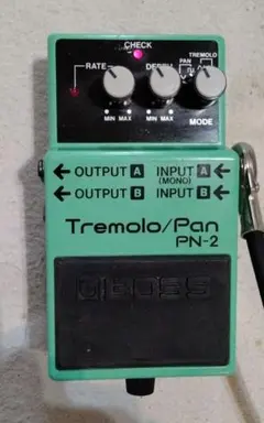 名器 レア 希少 BOSS PN-2 トレモロ/パン ギターエフェクター 箱付き 名器 レア 希少 BOSS PN-2 トレモロ/パン ギターエフェクター 箱付き