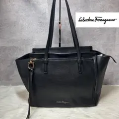 【美品✨】salvatore ferragamo エイミー ガンチーニ 黒