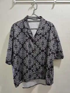 バンダナ柄　シャツ　黒　レディース