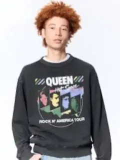 GU×QUEEN ツアーバンドスウェットトレーナー　黒　Ｍサイズ