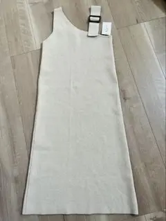 アシンメトリー　ベージュワンピース