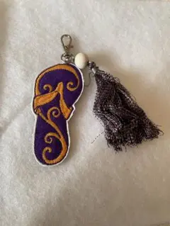 サンダル型刺繍キーホルダー