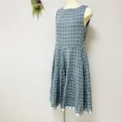 綿100％Aラインワンピース　M　チェック柄　灰色グレー　ノースリーブ　フレア