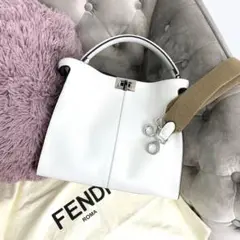 FENDI フェンディ ピーカブー エックスライト ミディアム ホワイト