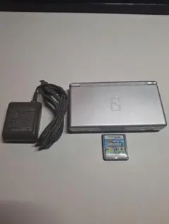 【美品】DS Lite シルバー 純正充電器 ソフト1本付き