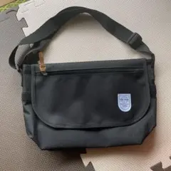 メッセンジャーバッグ