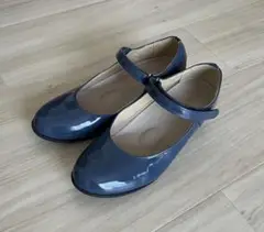 ストラップ付きフラットシューズ　ブルー　22.5cm
