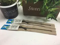 玉付きファスナー