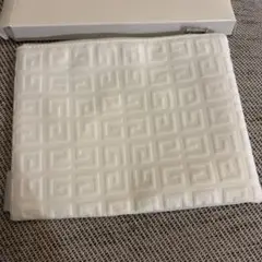 ジバンシィビューティーポーチ