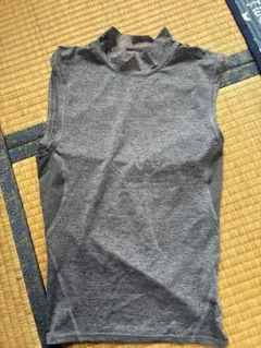 Under Armour HeatGear アンダーシャツ SM グレー